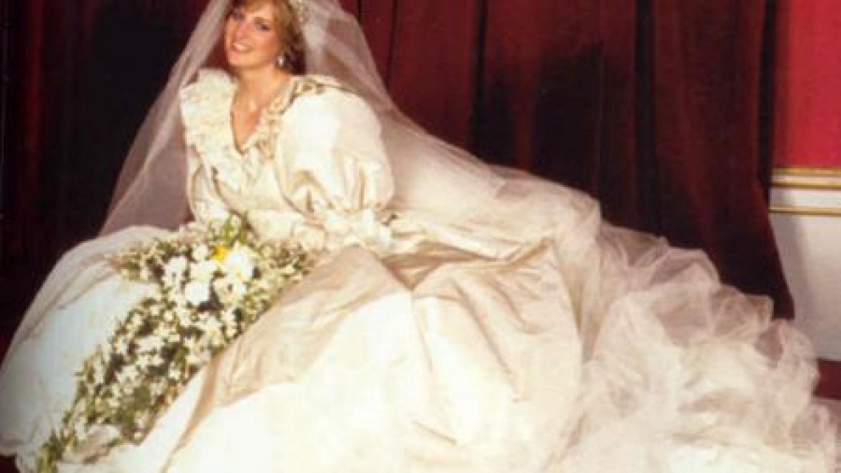 expozitie de rochii de mireasa regale la palatul kensington cum va arata rochia lui kate