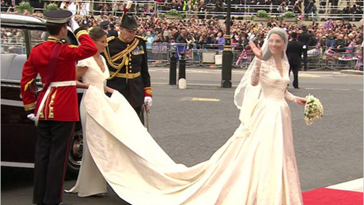 rochia de mireasa a lui kate middleton un succes marca alexander mcqueen