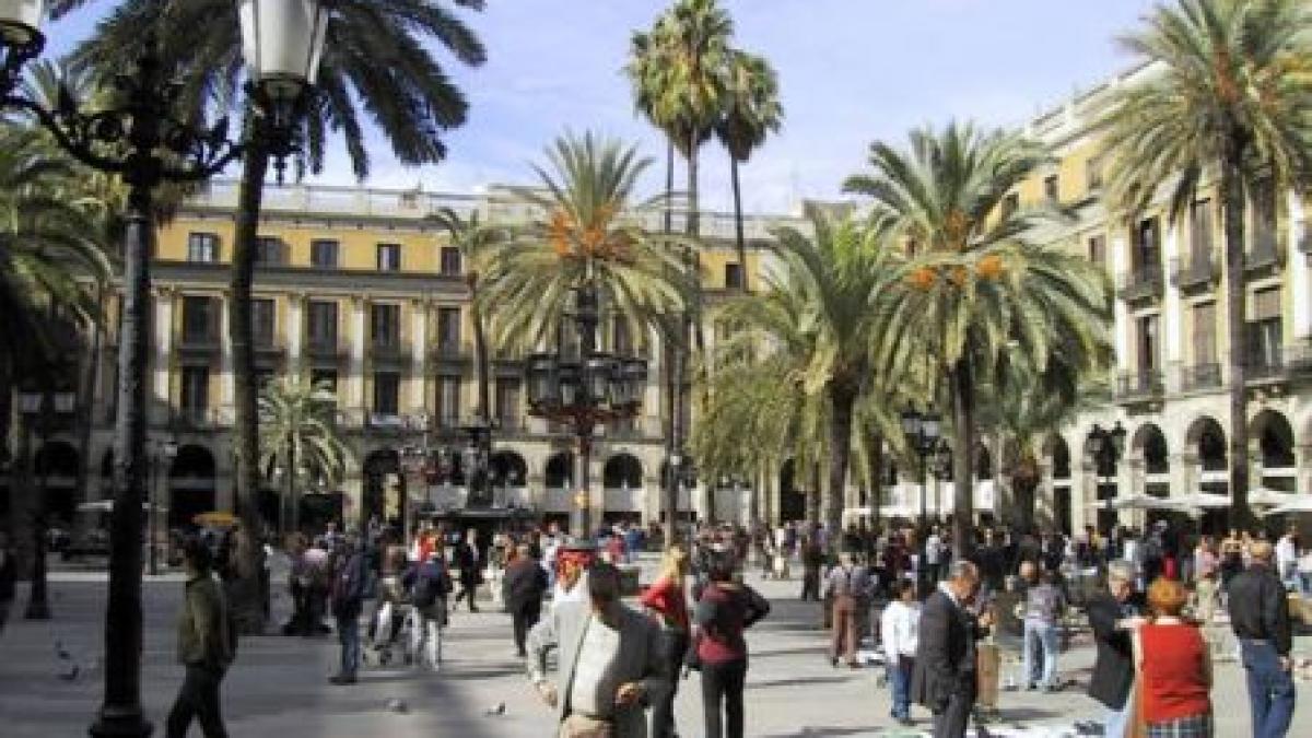 barcelona amenzi usturatoare pentru cei care umbla imbracati sumar pe strada