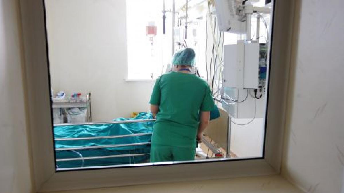 barbat cu accident cerebral si paralizat diagnosticat cu alcoolemie