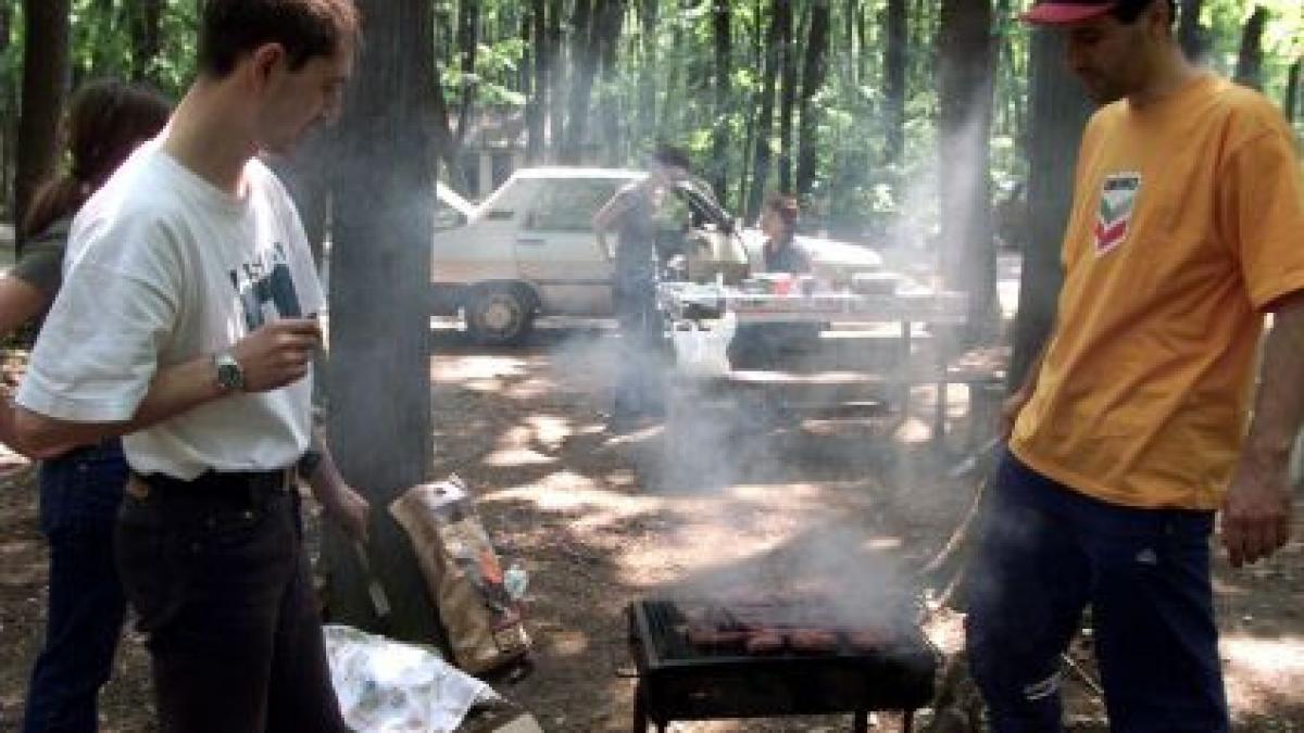 de 1 mai gratarele s au incins si in cimitire la galati si timisoara