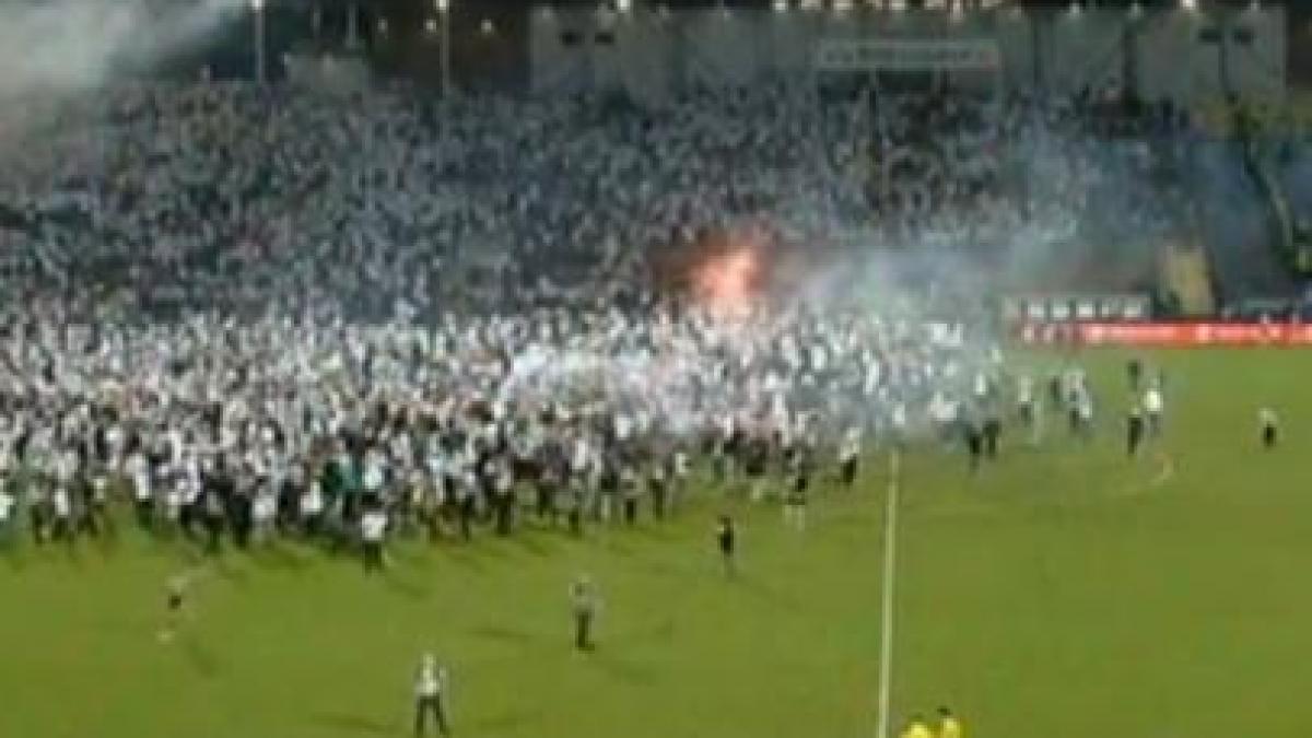 violente intre suporteri si fortele de ordine la finala cupei poloniei