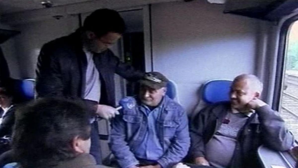 Mihai Gâdea, în trenul personal spre Titu. Vezi ce i-au spus călătorii, după un an de austeritate