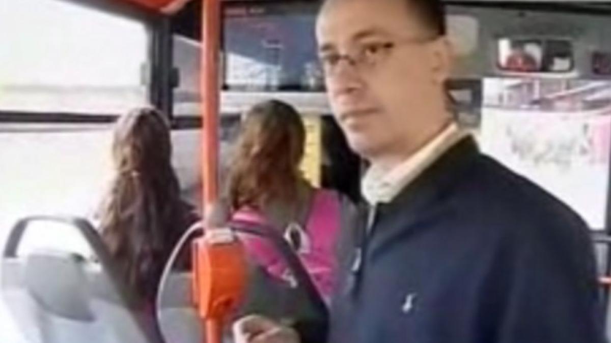 Victor Ciutacu stă de vorbă în autobuz cu &quot;poporul suveran&quot;, după un an de austeritate