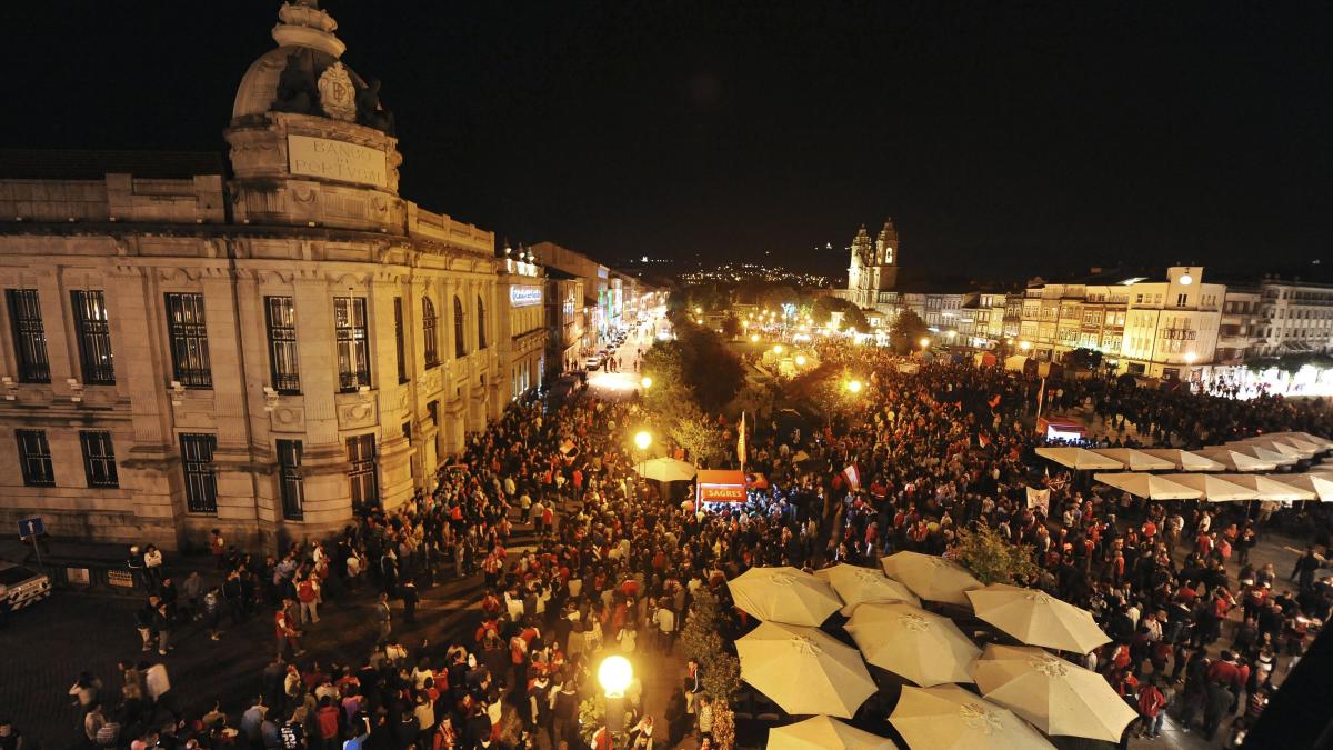 fanii lui sporting braga au sarbatorit in strada calificarea in finala europa league