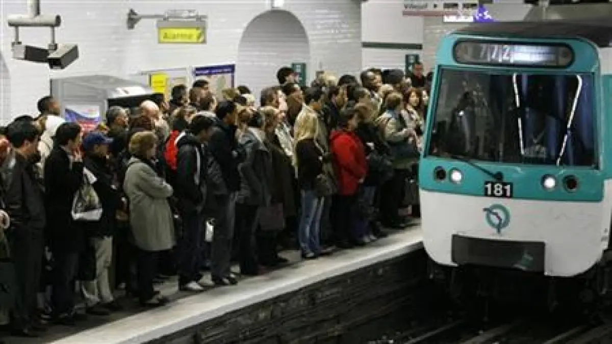 franta este tinta numarul 2 a al qaida un posibil atentat la metroul din paris alerteaza politia