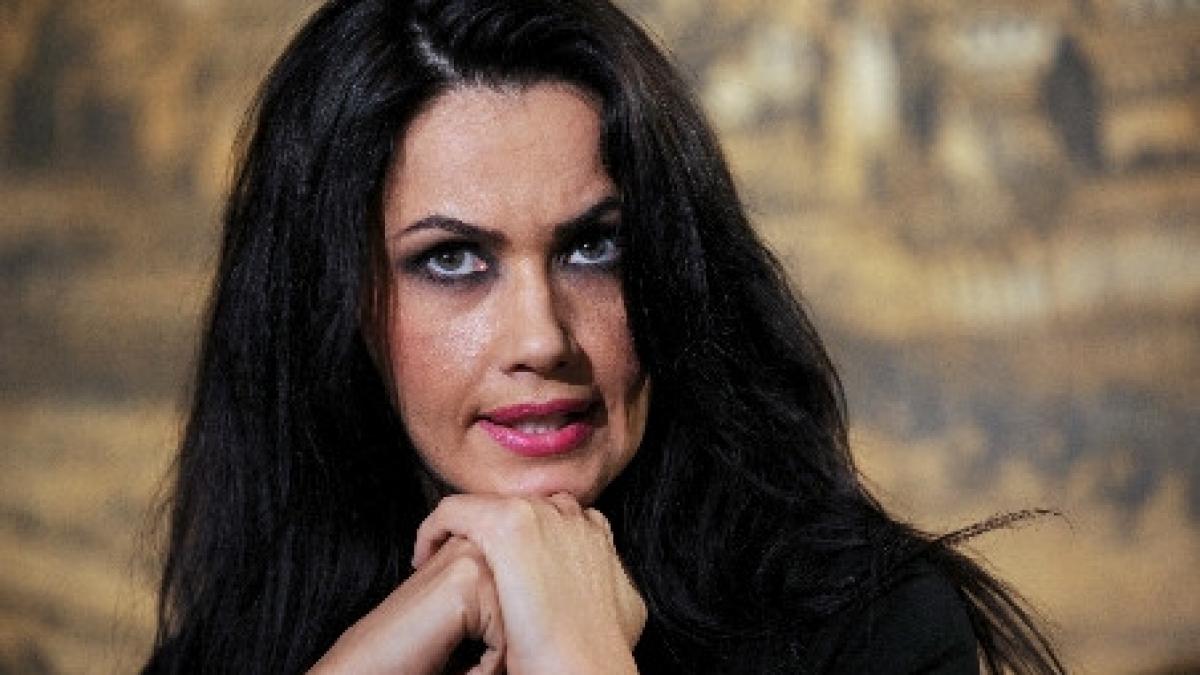 oana zavoranu s a dat in spectacol la sectia de politie si a promis dezvaluiri despre pepe