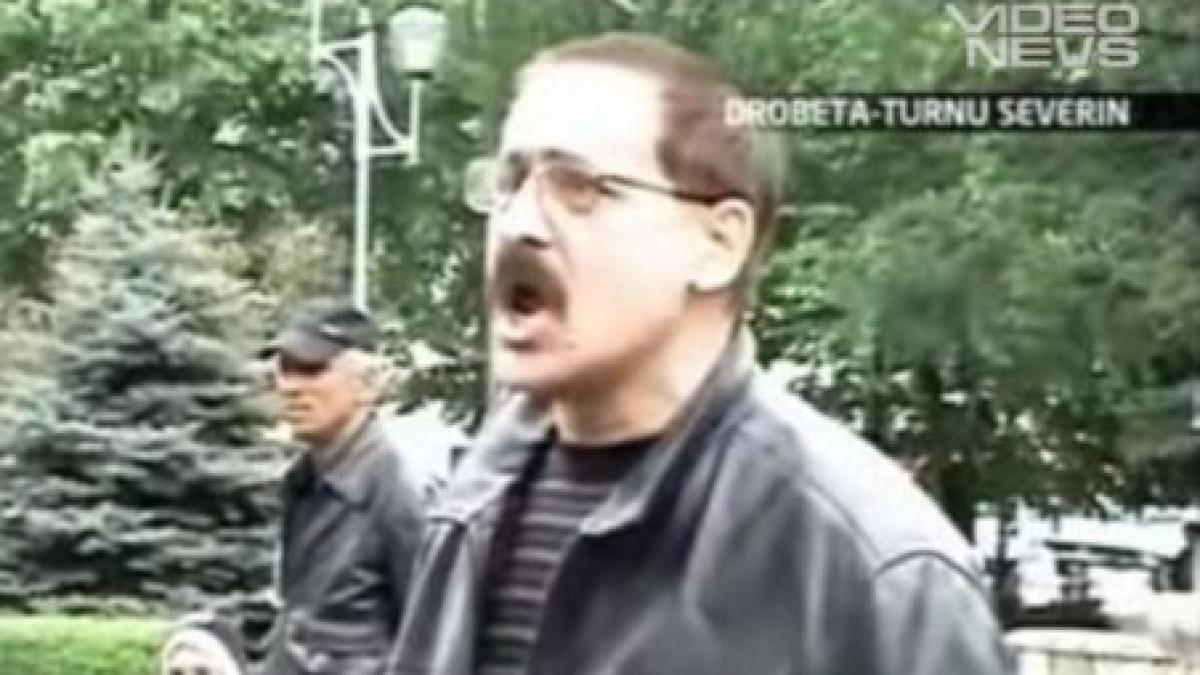 barbatul care l a huiduit pe boc la drobeta turnu severin a facut plangere penala impotriva