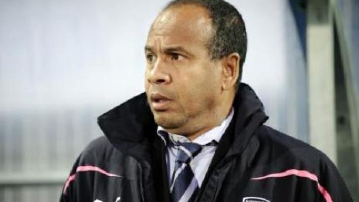 ligue i jean tigana a demisionat de la bordeaux dupa ce fiica sa a fost agresata de fani