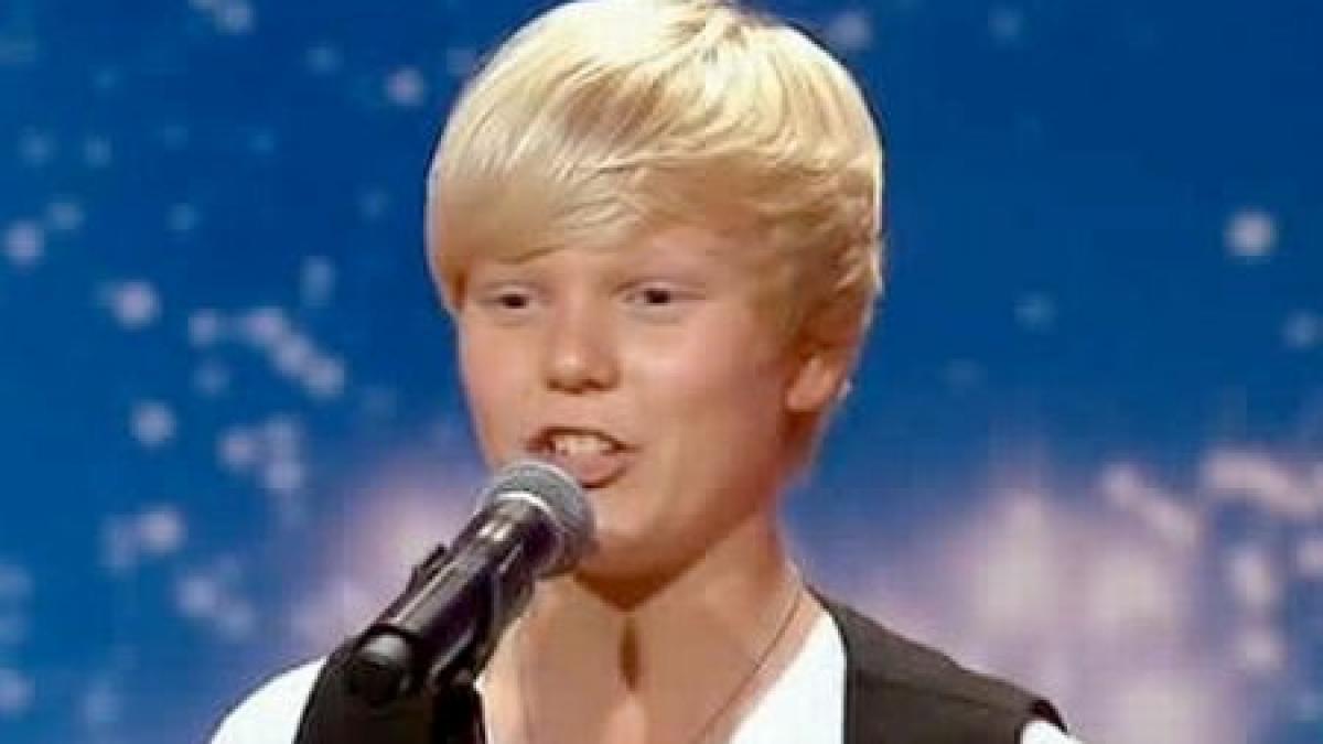 un adolescent a facut senzatie in australia dupa ce a interpretat o melodie a lui whitney houston