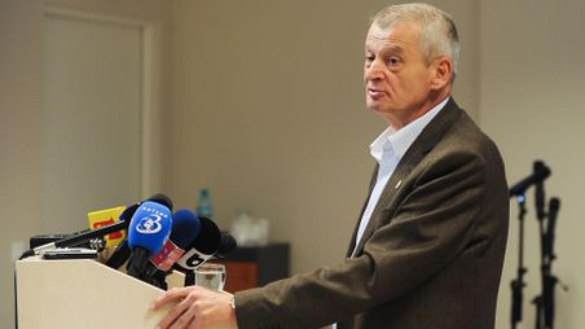 oprescu au fost aprobate patru intrebari din sapte pentru referendumul de pe 26 iunie