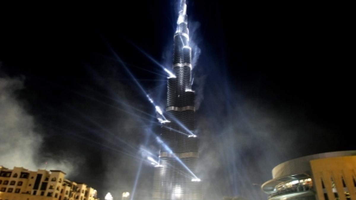 un barbat s a aruncat de la etajul 147 al celei mai inalte cladiri din lume