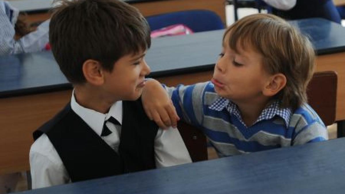 elevii de generala ar putea purta din nou uniforme