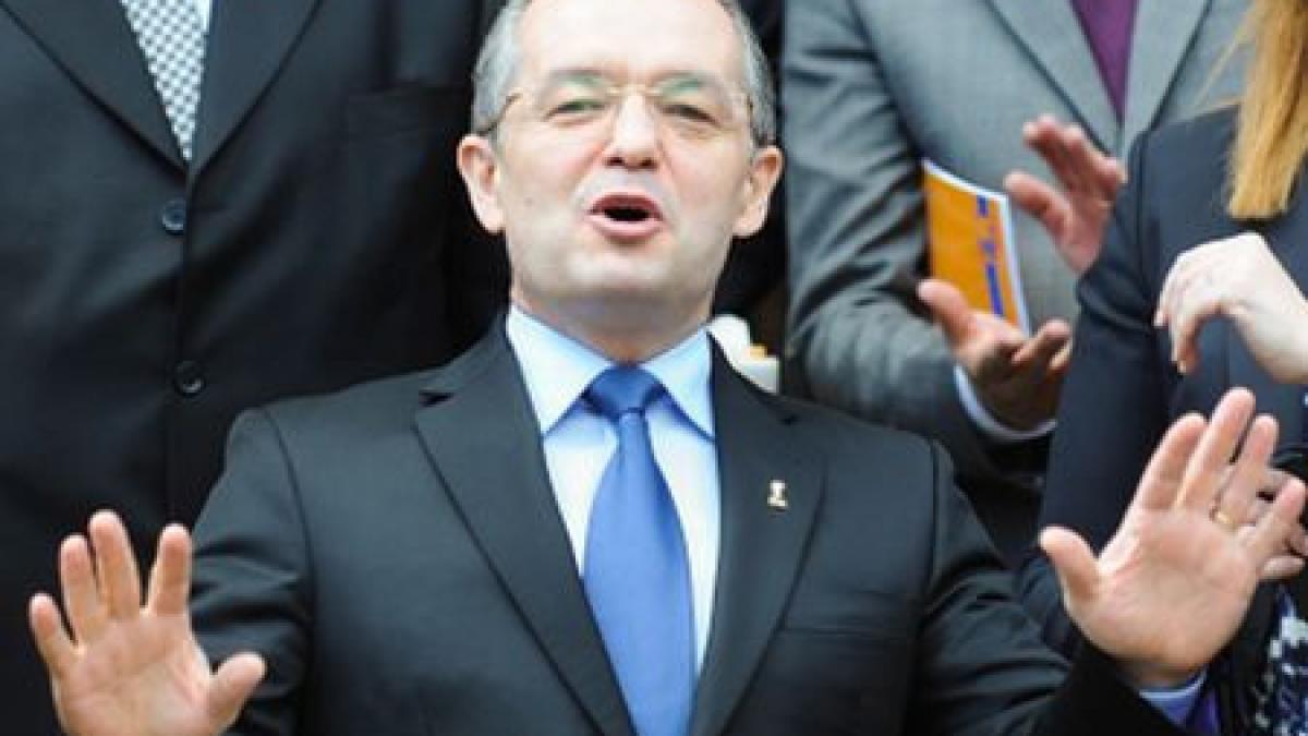 emil boc iesirea romaniei din recesiune trebuie privita cu prudenta