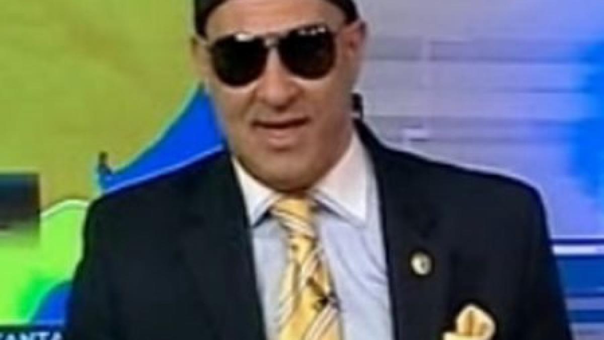 previziuni calduroase pentru weekend niels schnecker cu sapca si ochelari de soare