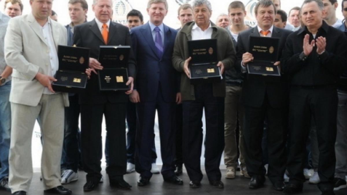 lucescu felicitat de ianukovici si cel mai aplaudat om la petrecerea de 75 de ani a sahtiorului