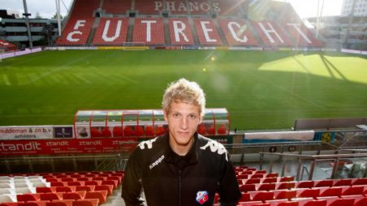 mesaje de sustinere pentru mihai nesu la meciul dintre fc utrecht si alkmaar