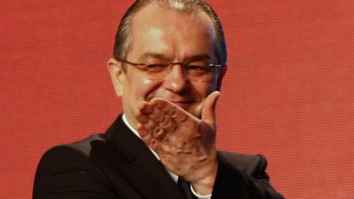 emil boc reporter de ocazie a filmat ziaristii si le a pus intrebari