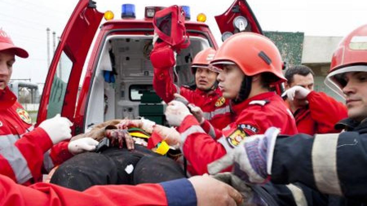 un sofer a murit dupa ce a fost strivit de grinda unei pasarele de cale ferata
