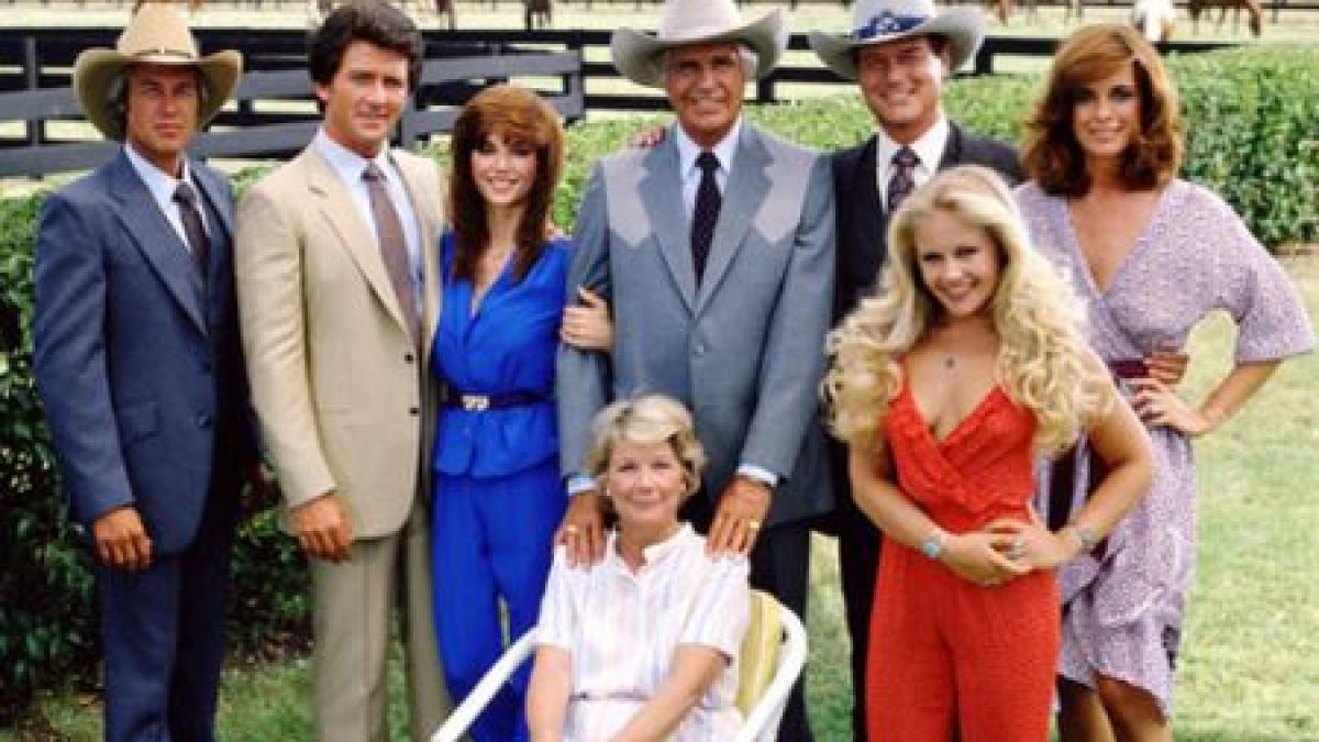 larry hagman serialul dallas a provocat revolutia din romania in 1989