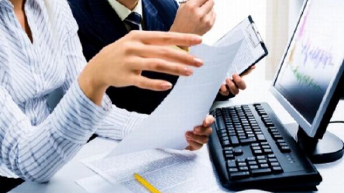 studiu angajatii de la stat castiga mai bine decat cei de la privat