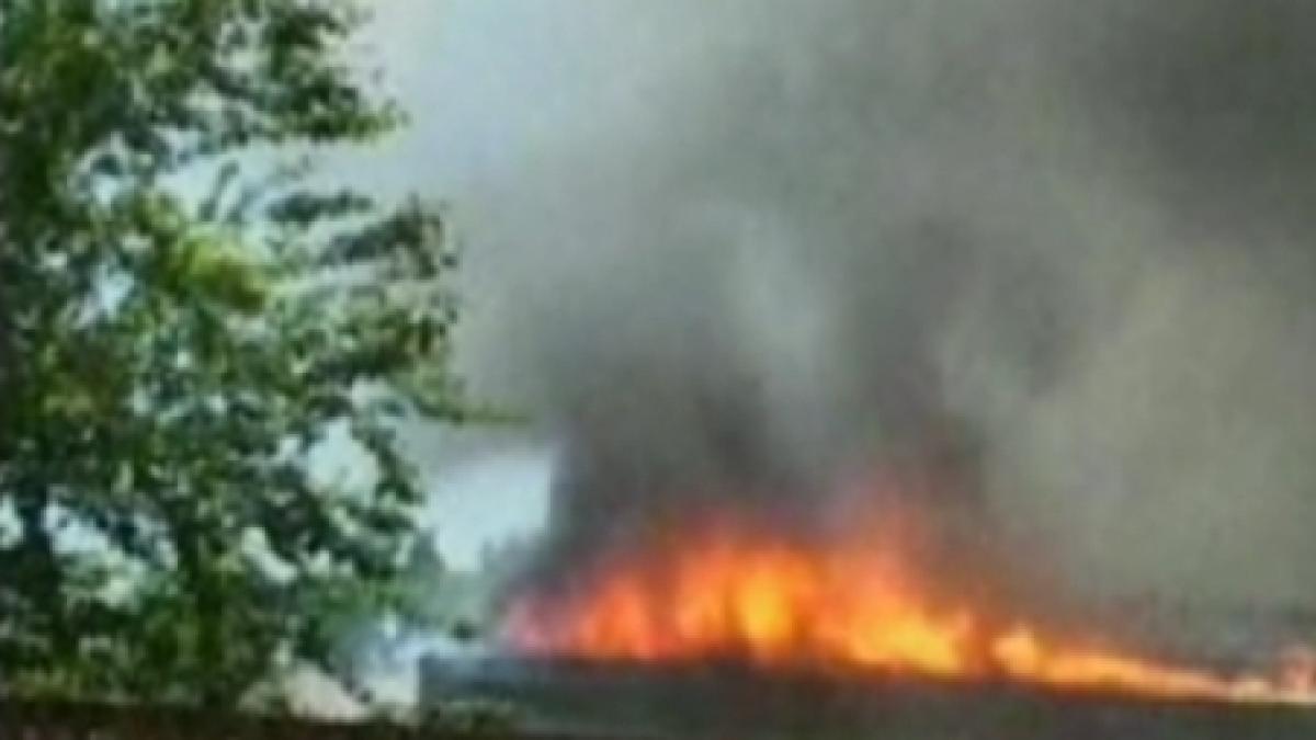 incendiu puternic la o fabrica de mobila din bistrita pagubele se ridica la zeci de milioane de lei