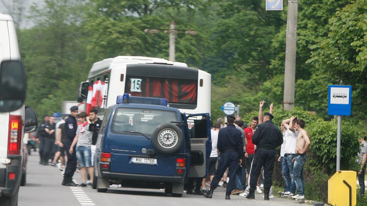 incidente la brasov inaintea finalei cupei romaniei 16 persoane au fost retinute