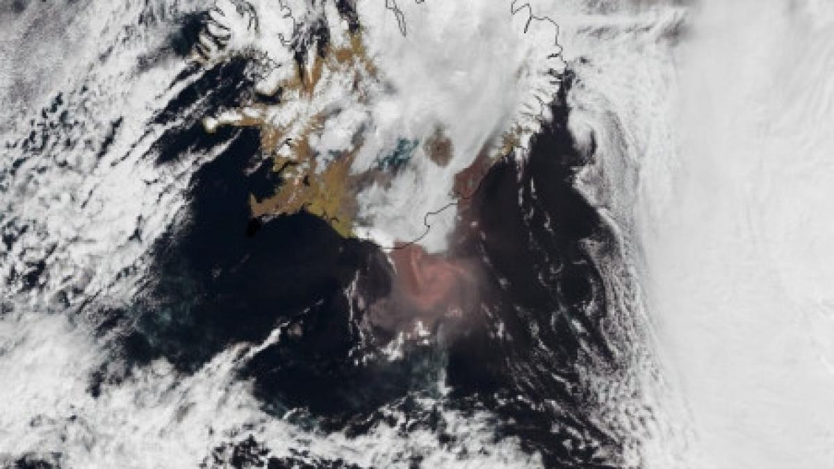 ministerul mediului norul de cenusa vulcanica nu va ajunge in romania pana joi dimineata