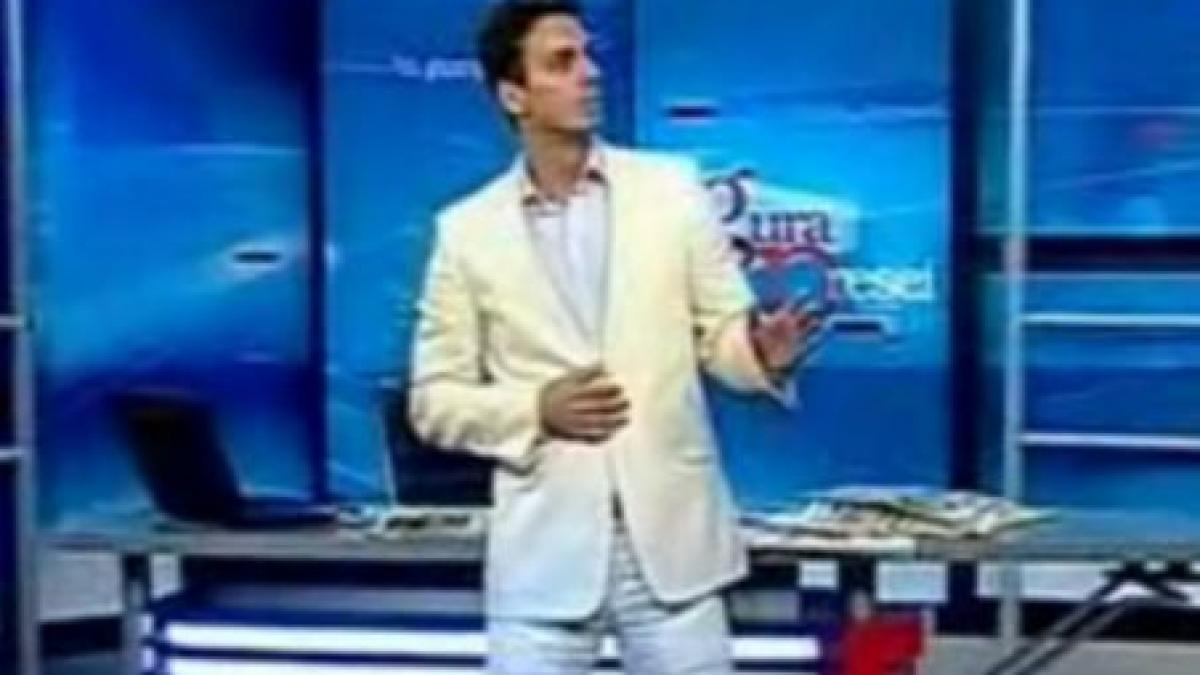 mircea badea barbat privind marea