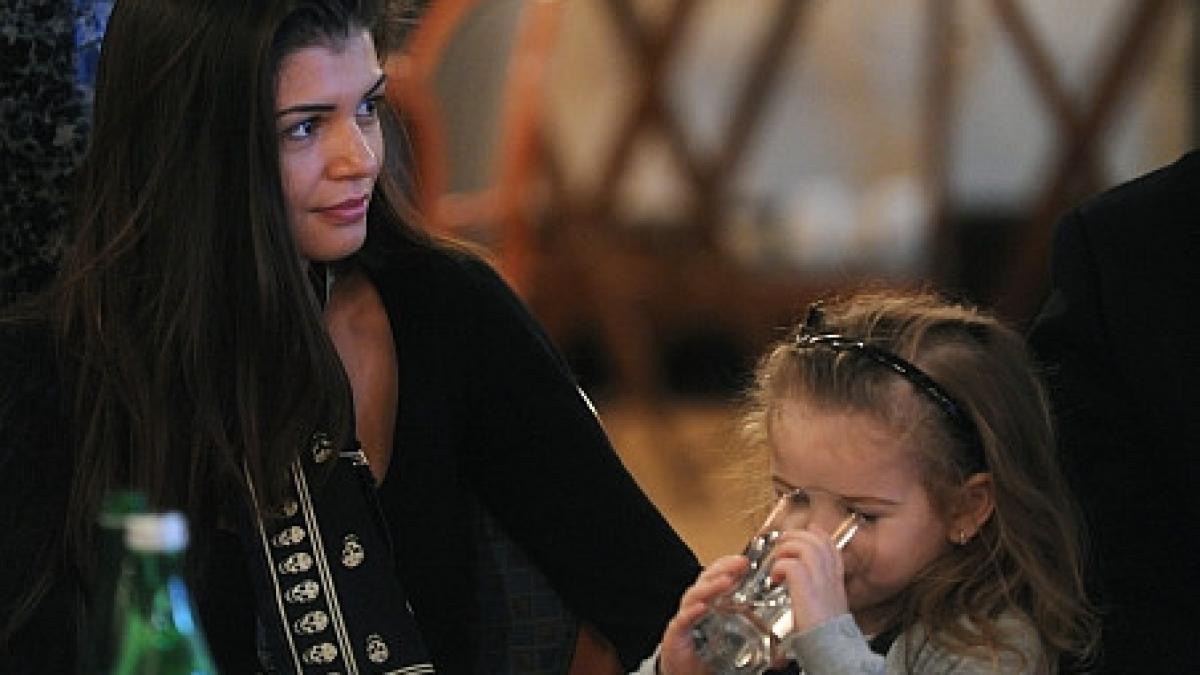 monica o lasa pe irina sa stea temporar cu irinel vezi conditiile