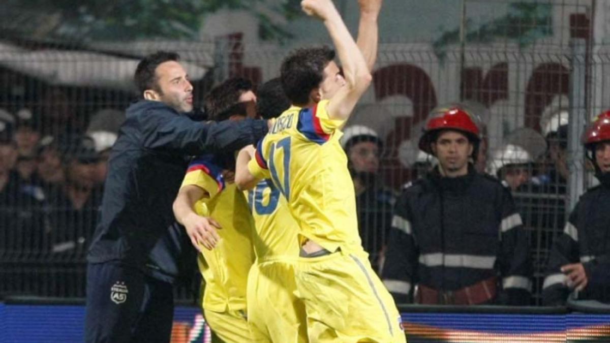steaua invinge cu 2 1 pe dinamo si castiga prima cupa a romaniei dupa 12 ani
