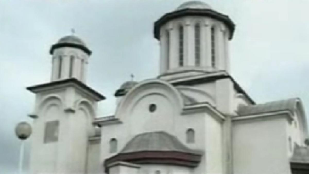 clopotele de la trei biserici din arges furate intr o singura noapte