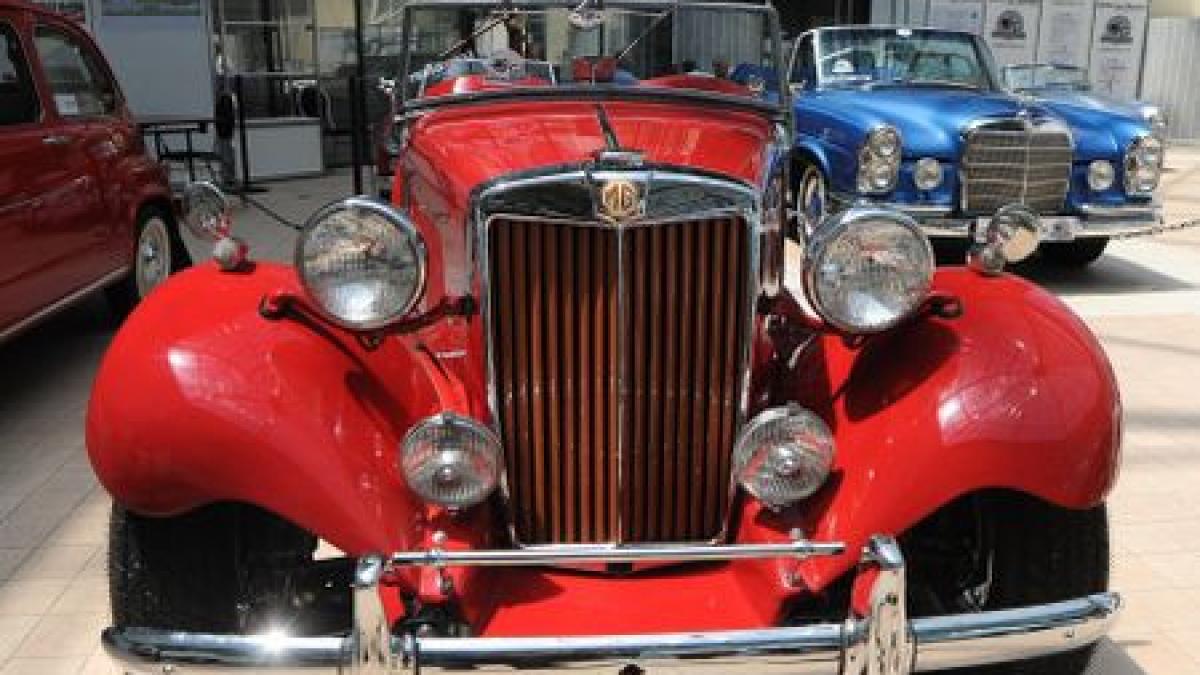 raziile continua in portul constanta autoturisme de lux descoperite in containere