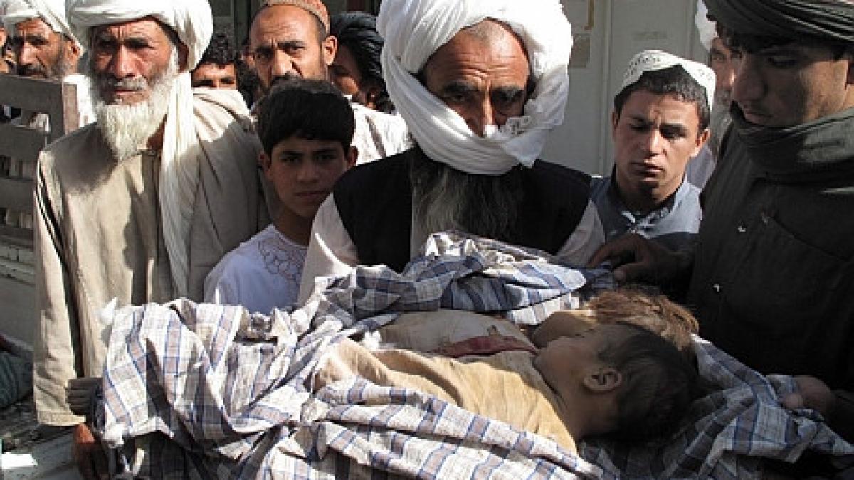 afganistan trupele nato au ucis doua femei si 12 copii in urma unui atac aerian esuat
