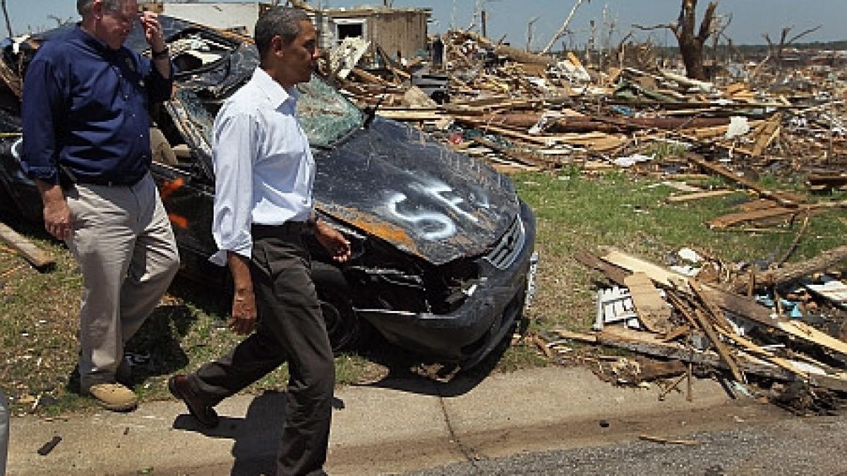 presedintele obama a promis ca guvernul ii va ajuta pe sinistratii din joplin