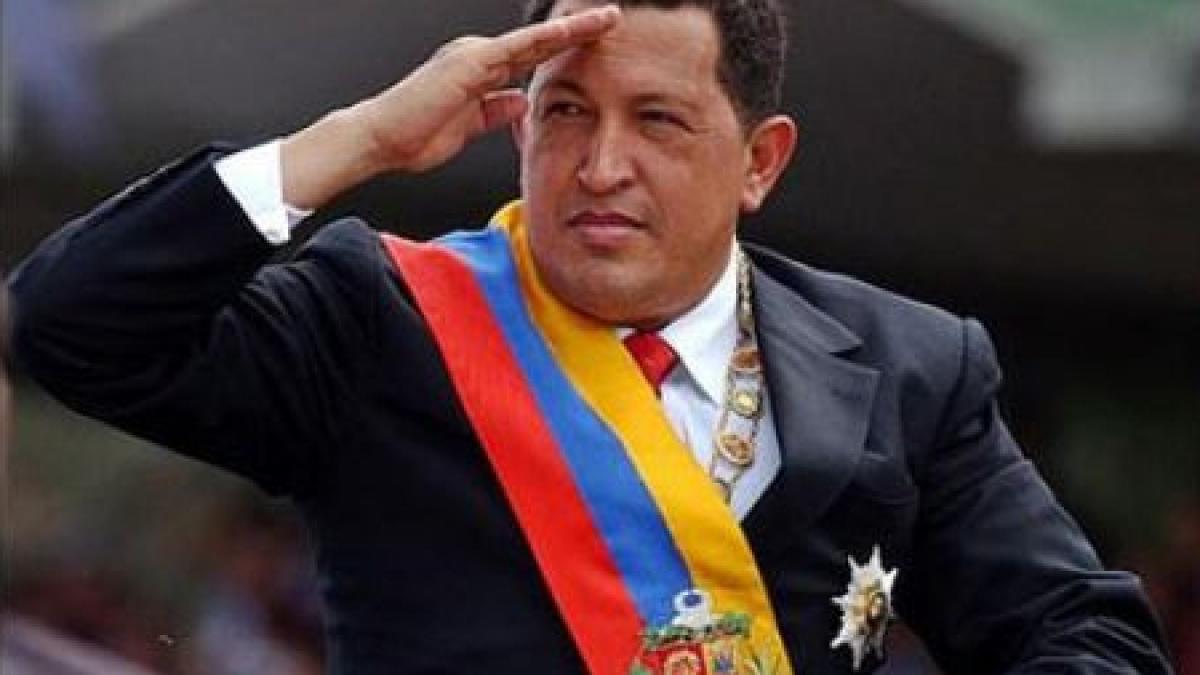 hugo chavez glumeste anuntand ca a indreptat rachetele catre washington