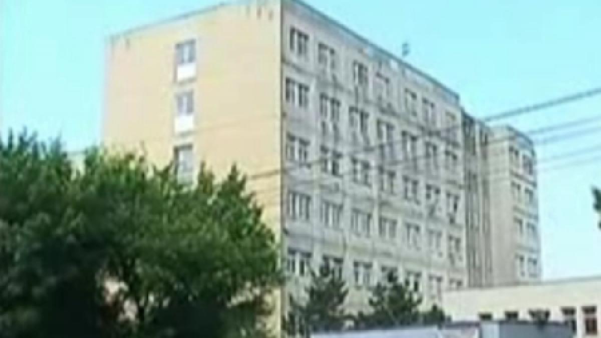 un pacient din craiova a primit doua lingurite cu dulceata pentru bronhopneumonie