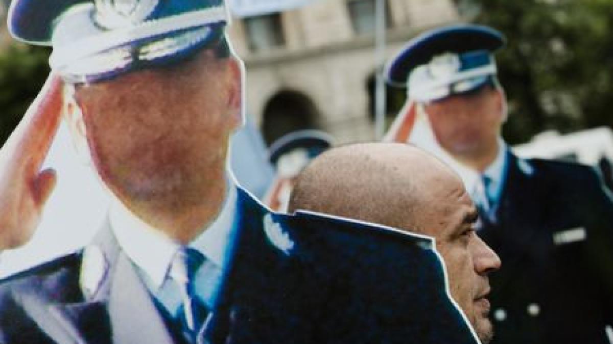 ministrul igas taie salariile politistilor oamenii legii se pregatesc de proteste