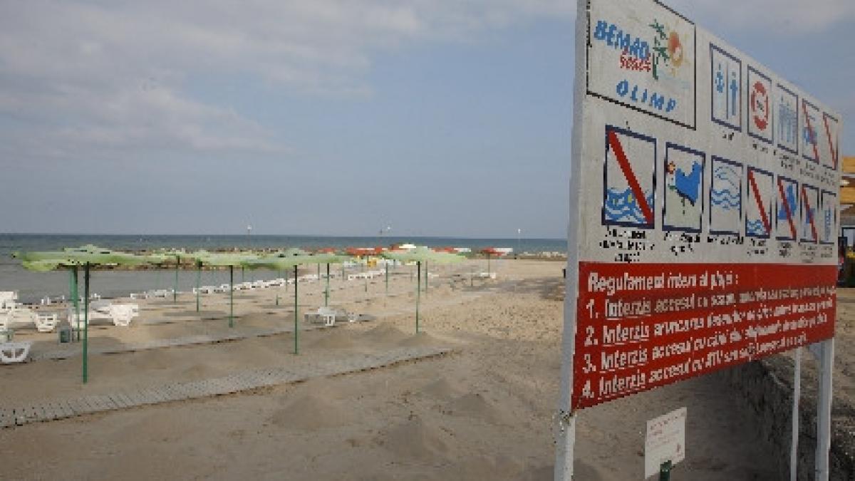 panouri informative cu date despre zonele de imbaiere amplasate pe plajele de pe litoral