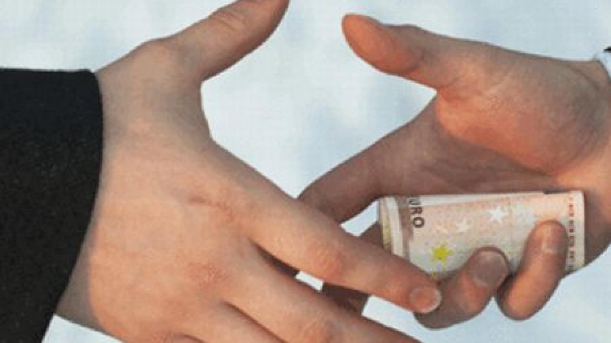 studiu al bancii mondiale romanii le au dat medicilor spaga de 300 de milioane de euro