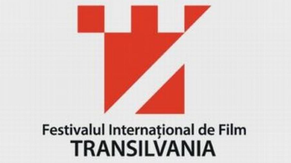 a inceput tiff 2011 nevasta la putere cu gerard depardieu si catherine deneuve in deschidere