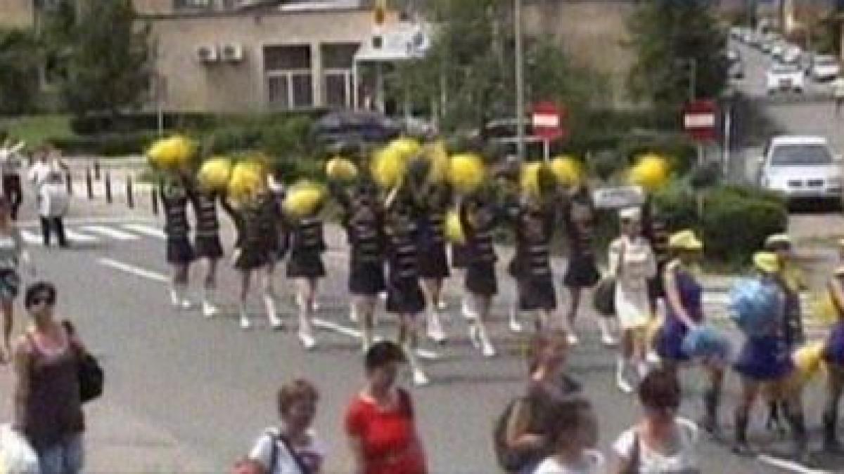 resita plina ochi de fete aici are loc campionatul national de majorete