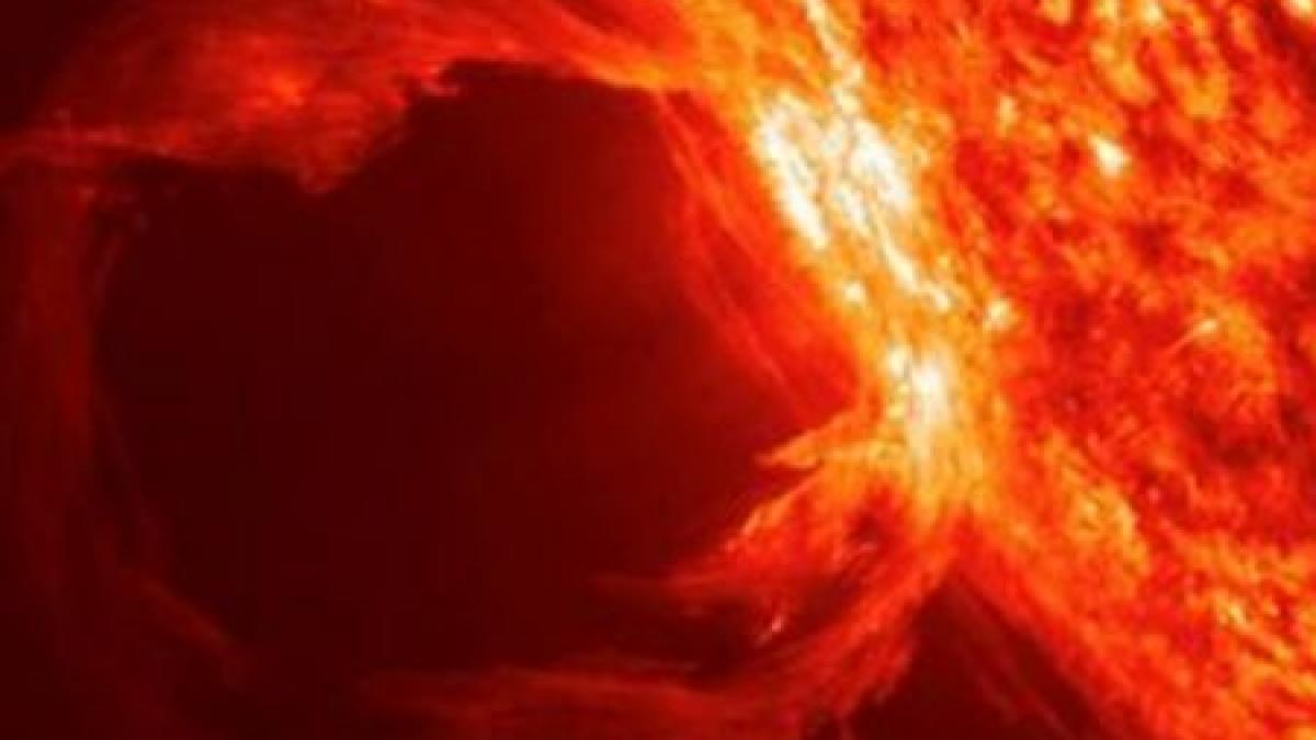 explozie solara de proportii comunicatiile ar putea fi perturbate miercuri