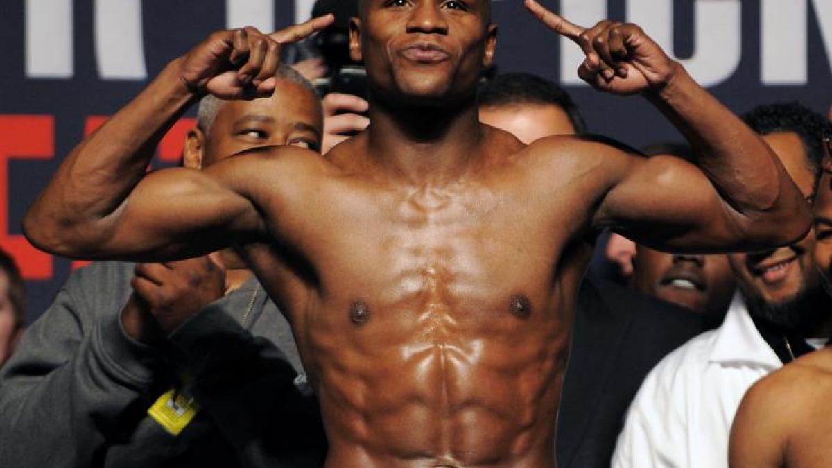 floyd mayweather revine in ring si va lupta impotriva lui victor ortiz