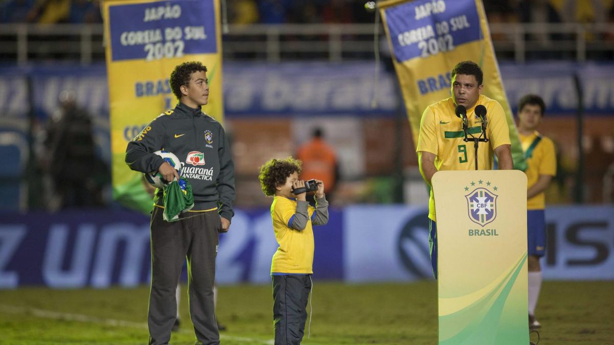 galerie foto ronaldo s a retras din fotbal contra romaniei