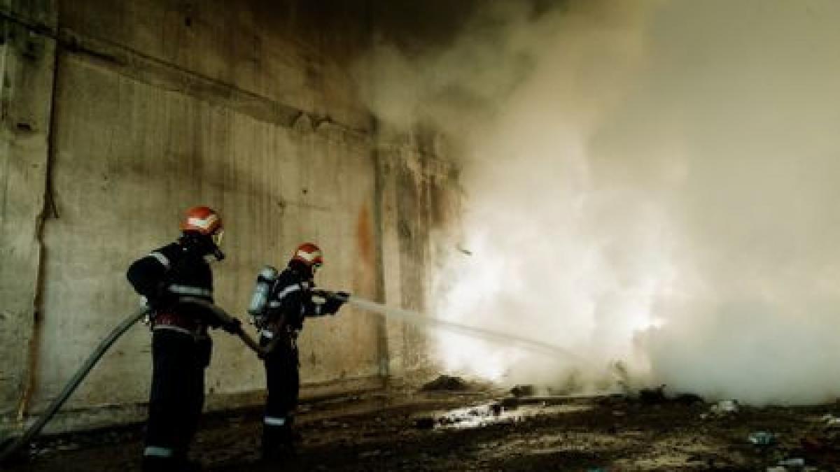 trei persoane au fost grav ranite in urma unei explozii puternice la o fabrica din suceava