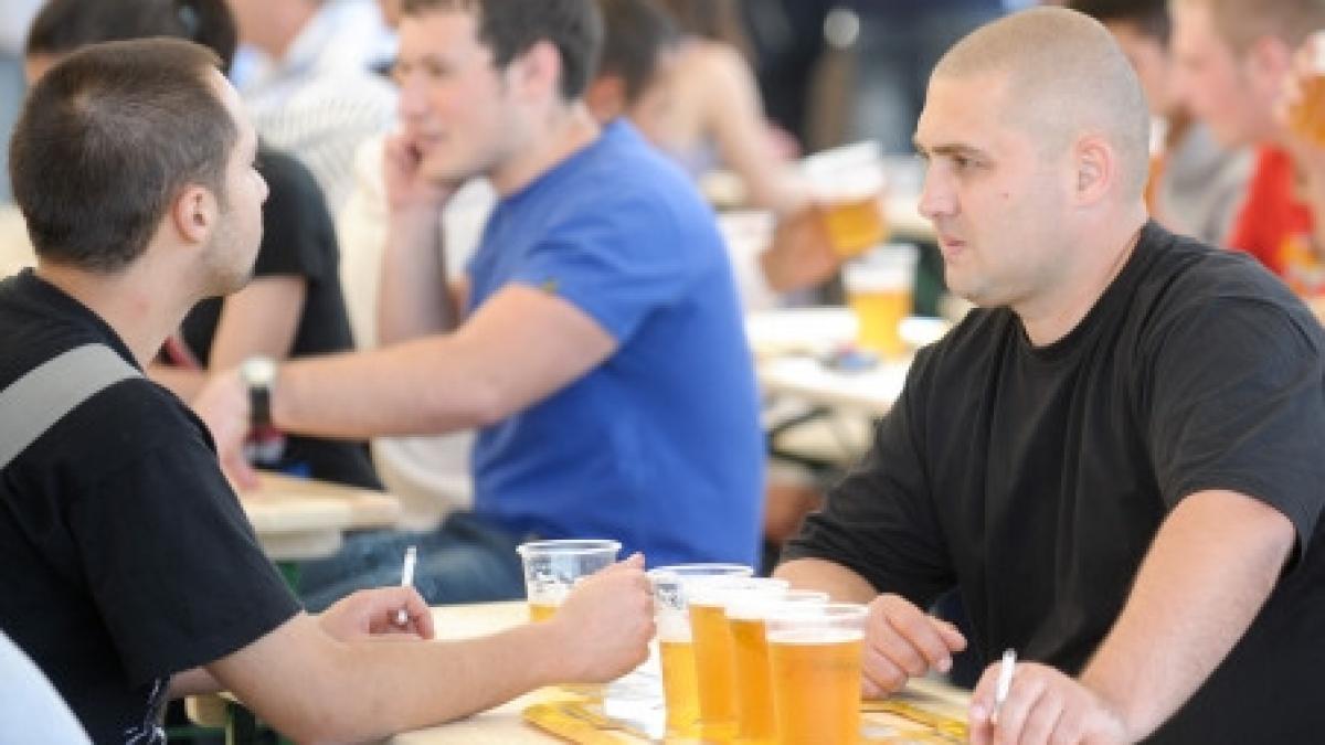 romanii au redus consumul de bere in primul trimestru al anului comparativ cu 2010