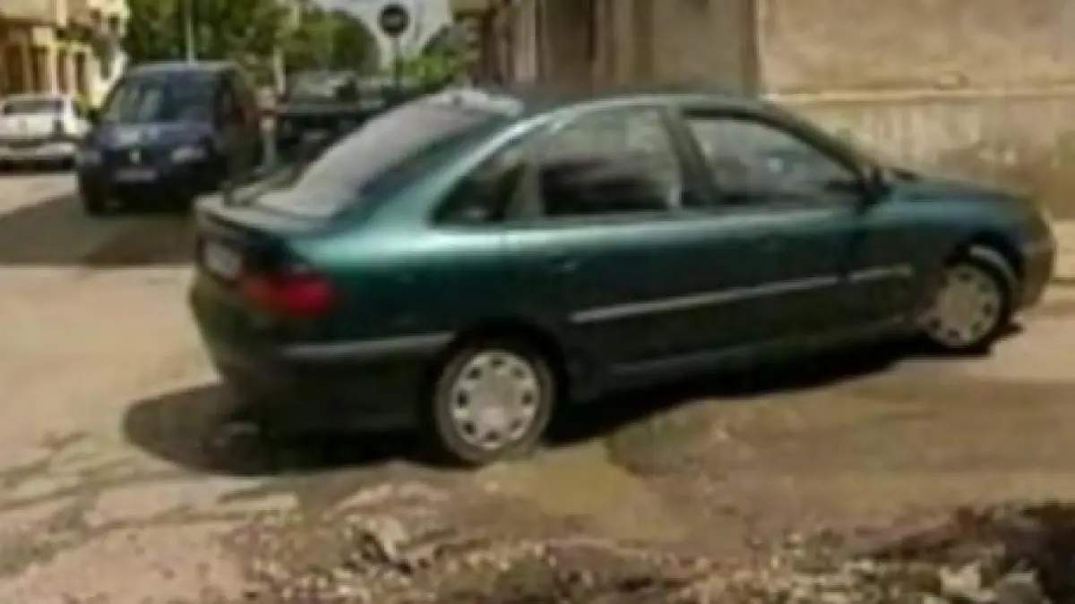in urziceni gropile din asfalt sunt reale capcane pentru soferi