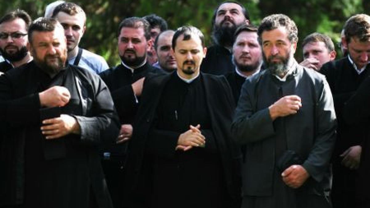 un preot a murit curentat in duminica rusaliilor