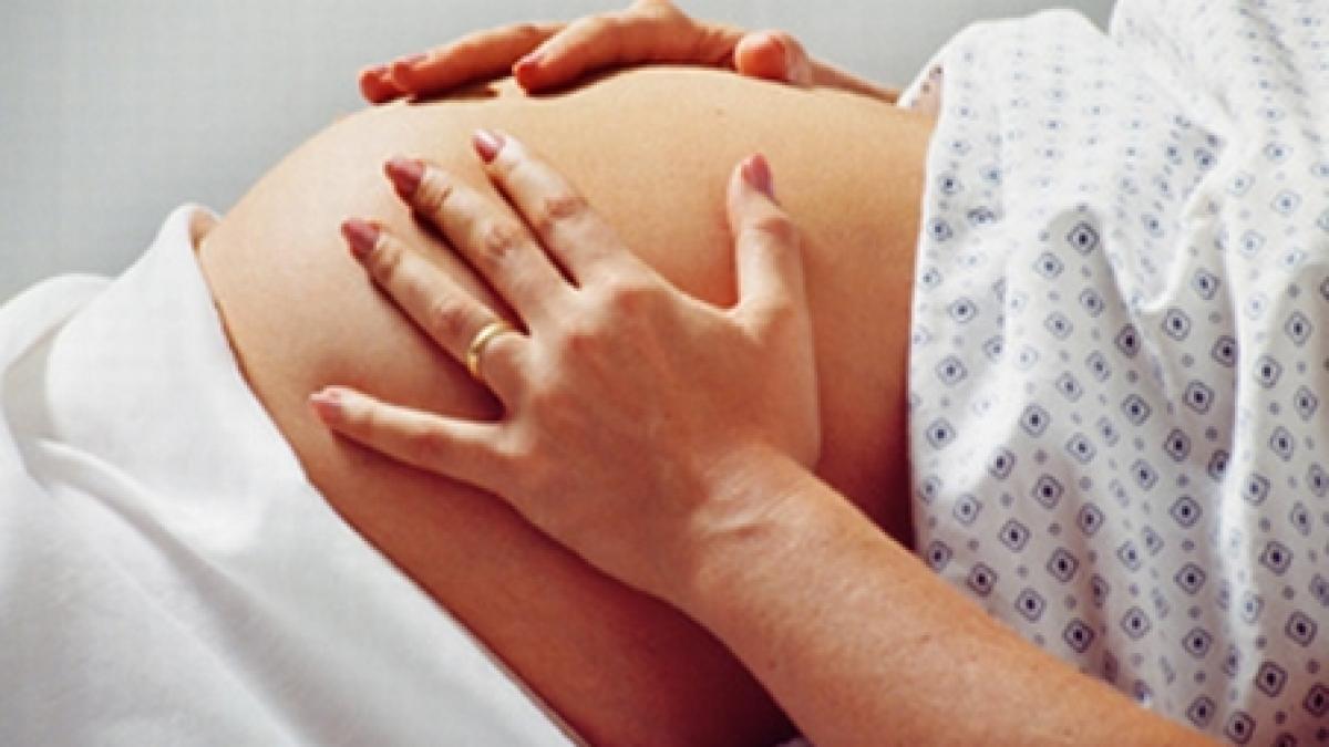 premiera in medicina o femeie isi doneaza uterul fiicei sale